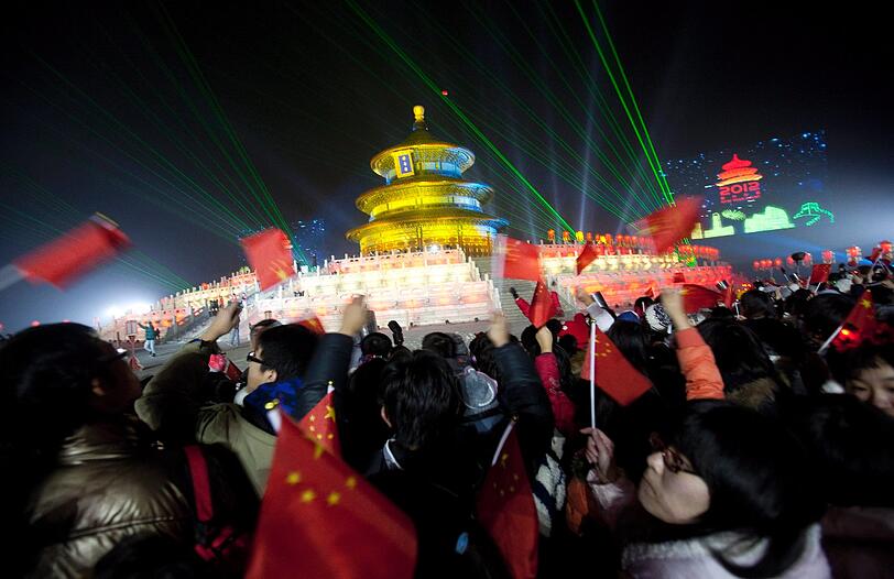 Silvester-Feier vor dem Himmelstempel in Peking.