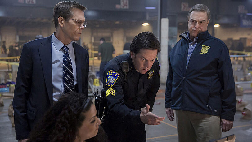 Mark Wahlberg, John Goodman. Mark Wahlberg, John Goodman.