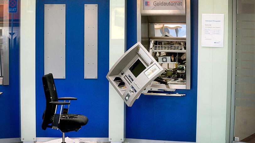 Unbekannte sprengten einen Geldautomaten - mit weitreichenden Folgen (Symbolfoto)
