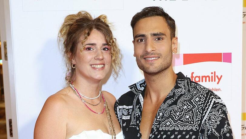 Caroline Steinhof und Timur Ülker sind seit 13 Jahren zusammen und Eltern zweier Kinder. Caroline Steinhof und Timur Ülker sind seit 13 Jahren zusammen und Eltern zweier Kinder.