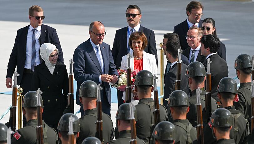 Charlotte Merz begleitet ihren Mann Friedrich zum zweiten Mal bei einer Kanzler-Reise nach Ankara. Charlotte Merz begleitet ihren Mann Friedrich zum zweiten Mal bei einer Kanzler-Reise nach Ankara.