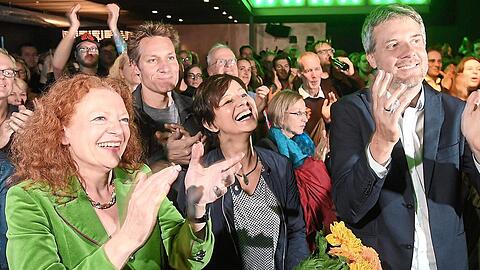 Grüne Feier (v. l.): Margarethe Bause, Ludwig Hartmann, Sigi Hagl und Dieter Janecek im Ampere.