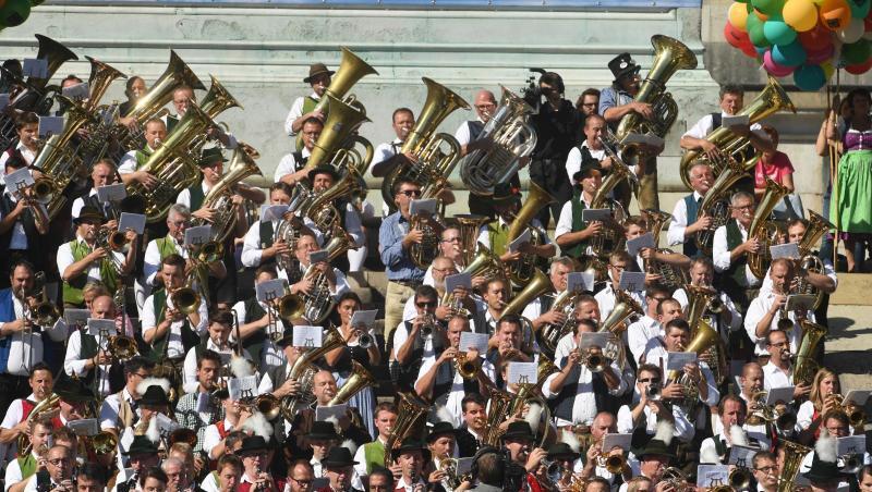 Platzkonzert der Wiesenwirte auf dem Oktoberfest. Platzkonzert der Wiesenwirte auf dem Oktoberfest.