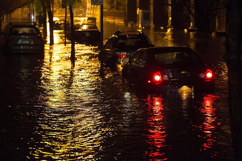 Bilder der Verwüstung - Hurrikan "Sandy" hat an der Ostküste verheerende Spuren hinterlassen. Sehen Sie hier die Bilder aus New York und den betroffenen Orten im Osten der USA.