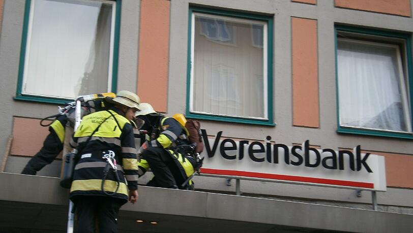 Einsatz am Sonntagabend: Die Leuchtreklame an diesem Haus in der Sendlinger Straße hat gebrannt. Einsatz am Sonntagabend: Die Leuchtreklame an diesem Haus in der Sendlinger Straße hat gebrannt.