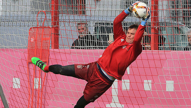 Torhüter Manuel Neuer im Bayern-Training am Dienstag. Torhüter Manuel Neuer im Bayern-Training am Dienstag.