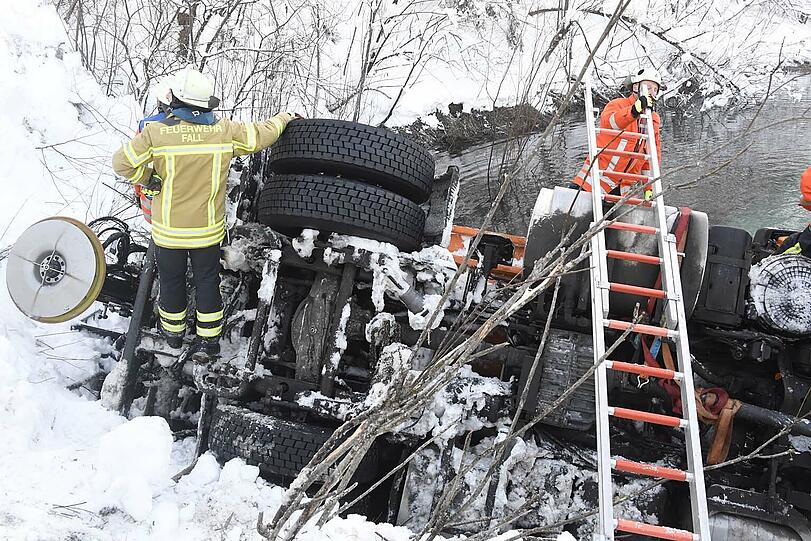 Dramatische Rettungsaktion nach einem Unfall auf der Bundesstraße 307 bei Fall-Vorderriß.