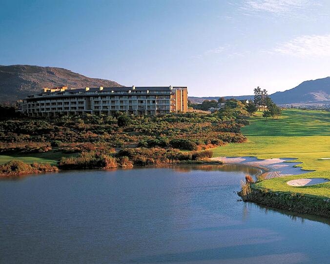 An der Küste liegt das Arabella Western Cape Hotel