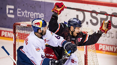 Düsseldorfs Alexander Barta bejubelt seinen vorentscheidenden Treffer zum 3:1 gegen einen enttäuschenden EHC München.