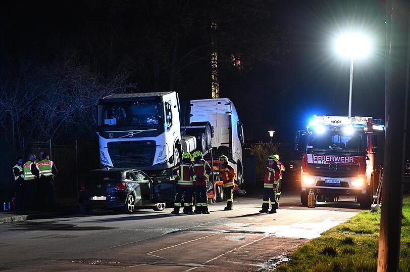 Schwer verletzt: Vermutlich aufgrund überhöhter Geschwindigkeit verlor der 19-Jährige in einer Kurve die Kontrolle über sein Fahrzeug.
