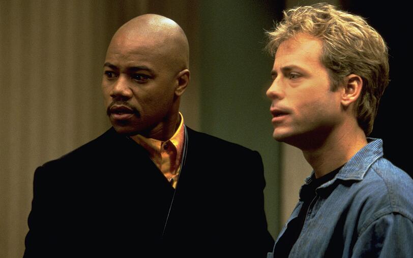 Frank (Cuba Gooding jr., links) kann nicht verstehen, wie sein Freund Simon (Greg Kinnear) mit einem Nachbarn wie Melvin klarkommt. Frank (Cuba Gooding jr., links) kann nicht verstehen, wie sein Freund Simon (Greg Kinnear) mit einem Nachbarn wie Melvin klarkommt.