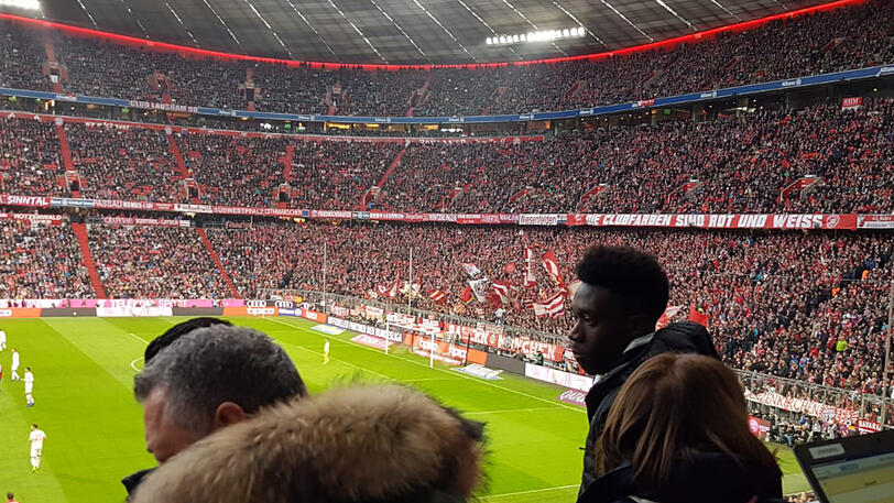 In der Allianz Arena dabei und neu beim FC Bayern: Alphonso Davies (re.).