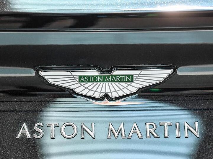 Aston Martin steht in puncto Absatz und Marge weiter im Schatten des italienischen Herstellers Ferrari. Dies spiegelt sich auch in der Bewertung an der Börse wider.