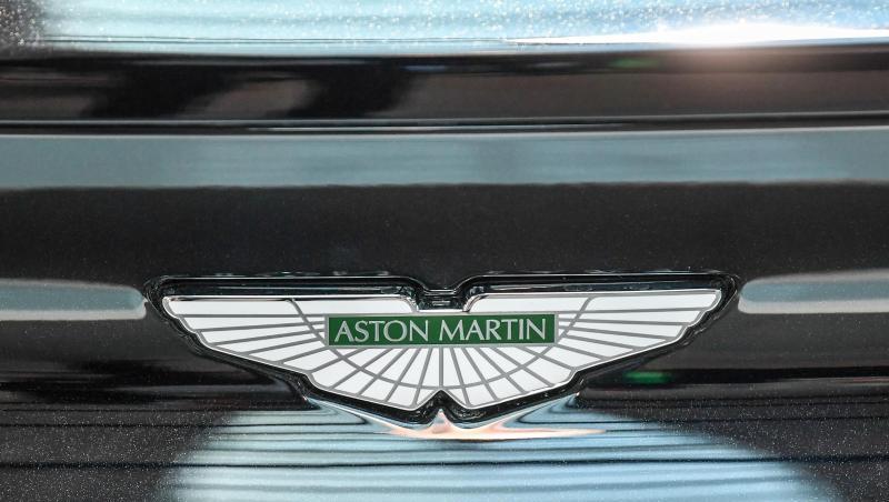 Aston Martin steht in puncto Absatz und Marge weiter im Schatten des italienischen Herstellers Ferrari. Dies spiegelt sich auch in der Bewertung an der Börse wider. Aston Martin steht in puncto Absatz und Marge weiter im Schatten des italienischen Herstellers Ferrari. Dies spiegelt sich auch in der Bewertung an der Börse wider.