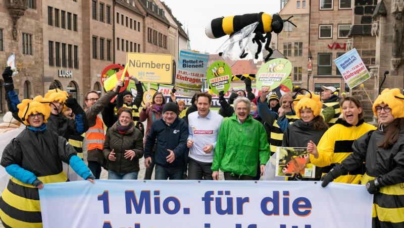 Unterstützer*innen des Volksbegehrens bei der zentralen Auftaktveranstaltung. Foto: Toni Mader Unterstützer*innen des Volksbegehrens bei der zentralen Auftaktveranstaltung. Foto: Toni Mader
