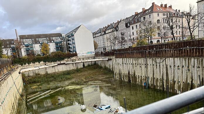 Lago Sendlinger en Alramstrasse: ahora se ha creado un lago en el pozo de construcción.