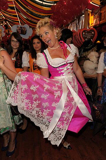 Regine Sixt's Damenwiesn: Die Münchner Lady-Elite trifft sich im Hippdrom. Die Bilder