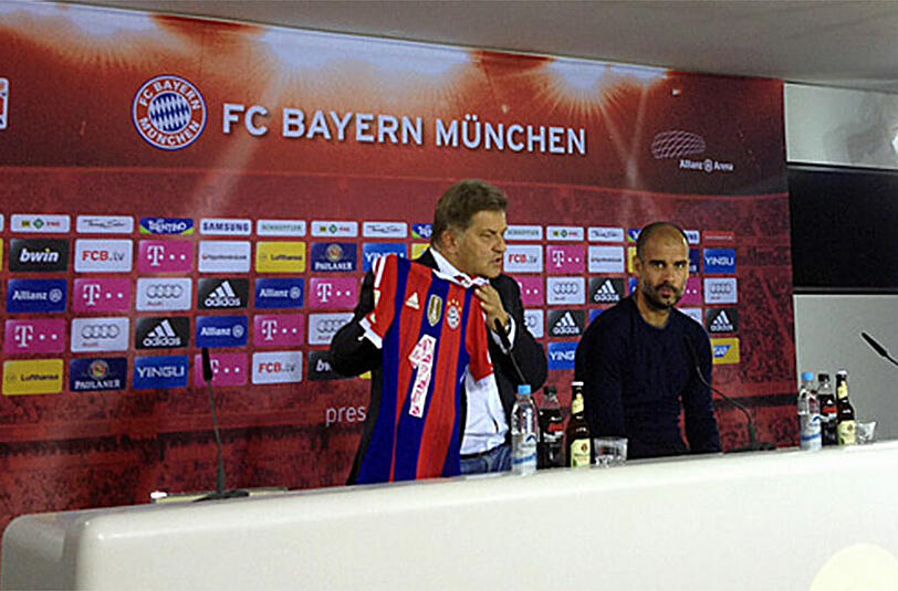 Eine große "1" ziert die Brust der FC-Bayern-Stars am Samstag beim Heimspiel gegen Stuttgart. Dahinter steckt eine Werbe-Aktion des Sponsors Telekom.