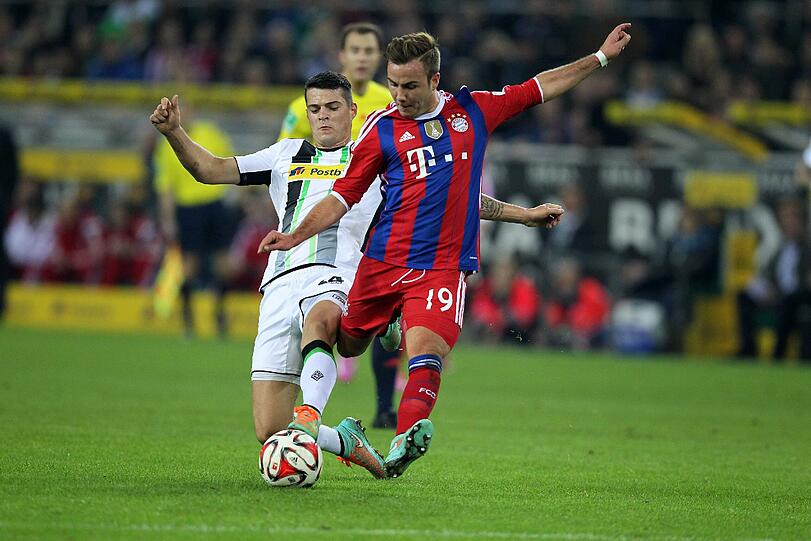 MARIO GÖTZE - NOTE 4 - Kluge Seitenwechsel, fußgerechte Flanken. Sah früh Gelb. Ob ihn das etwas hemmte? Nicht so zielstrebig wie zuletzt. Konnte sich gegen die physisch starke Gladbacher Abwehr nicht durchsetzen.