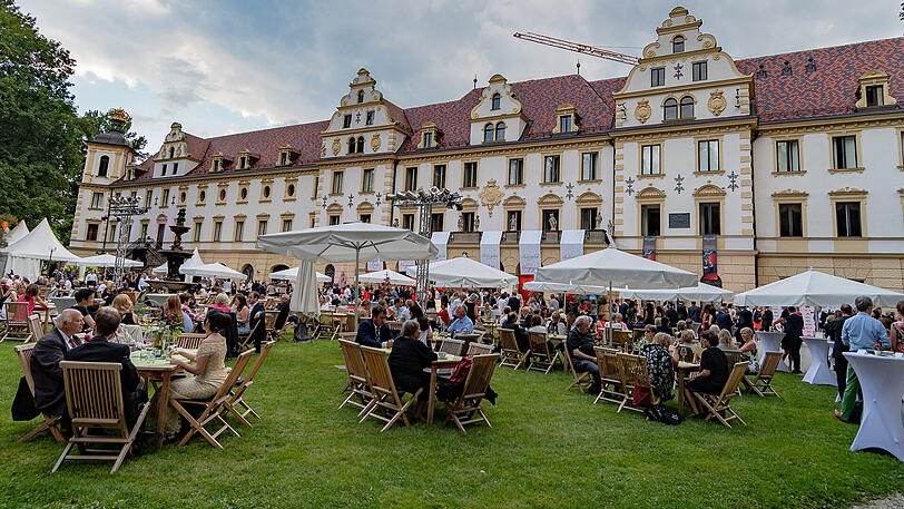 Traumhafte Kulisse: Bis zum 22. Juli werden etwa 30 000 Besucher in Regensburg erwartet. Besonders hübsch ist der Schloss-Garten.