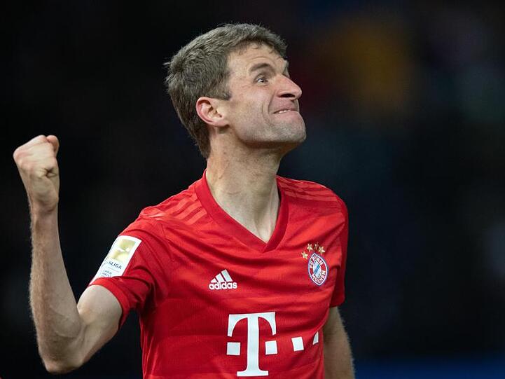 Thomas Müller vom FC Bayern jubelt. Foto: Soeren Stache/dpa-Zentralbild/dpa/Archivbild