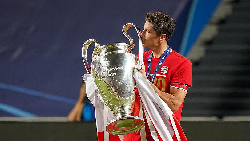 Endlich am Ziel: Robert Lewandowski krönte sich im Champions-League-Finale gegen Paris Saint-Germain mit dem Champions-League-Titel - ans Aufhören denkt der Pole aber lange noch nicht.