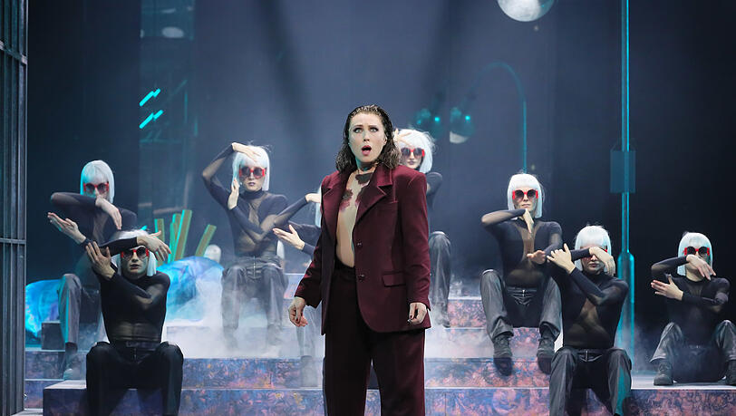 Jennifer O'Loughlin (Alcina) und das Ballett des Staatstheaters am Gärtnerplatz Jennifer O'Loughlin (Alcina) und das Ballett des Staatstheaters am Gärtnerplatz