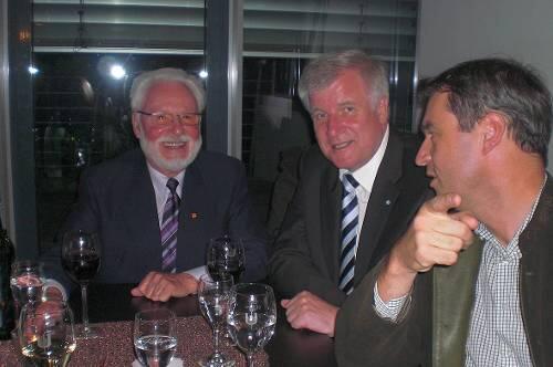 Prominenz feierte mit: Club-Chef Michael A. Roth, Landesvater Horst Seehofer, Umweltminister & FCN-Aufsichtsrat Markus Söder (v.l.).