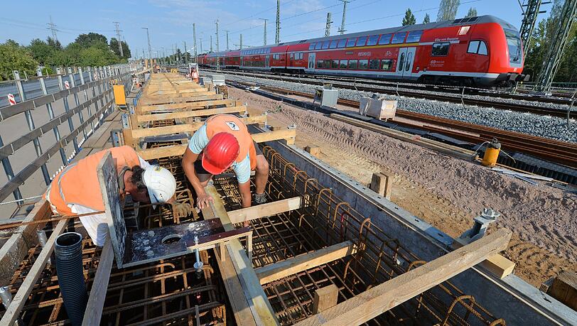 Die Deutsche Bahn will Verspätungen durch Baustellen besser umgehen. Die Deutsche Bahn will Verspätungen durch Baustellen besser umgehen.