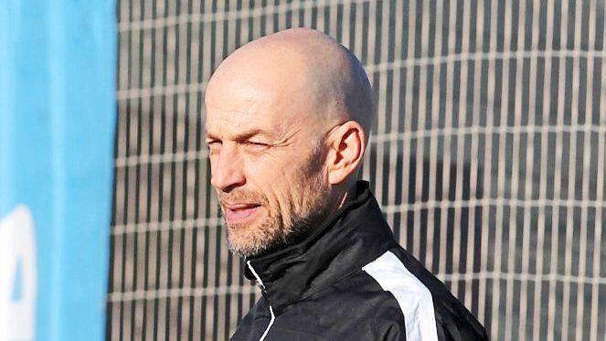Leitete auch das letzte Testspiel der Löwen: Aushilfs-Coach Günther Gorenzel.