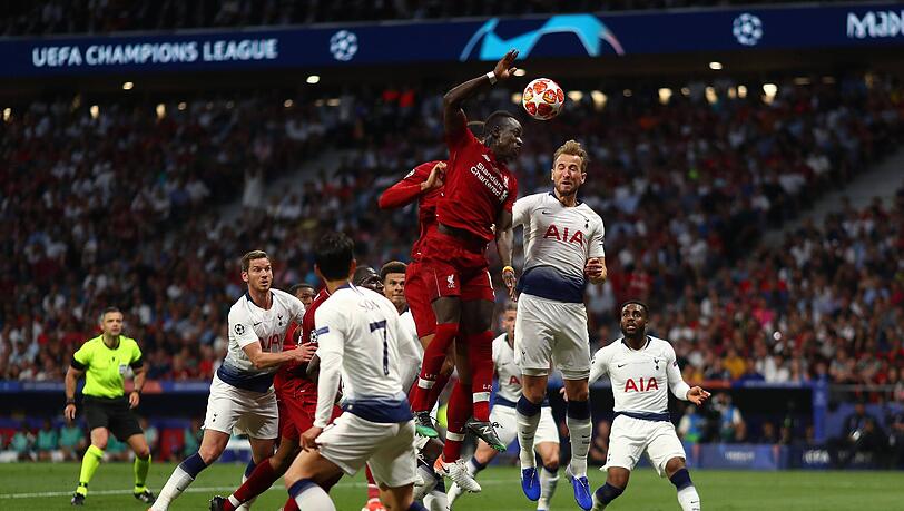 Zu seinen Liverpooler Zeiten traf Sadio Mané in der Premier League und  in der Champions League öfters auf Harry Kane.