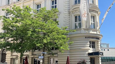 Der Eingang des Fünf-Sterne-Hotels an der Neuturmstraße.