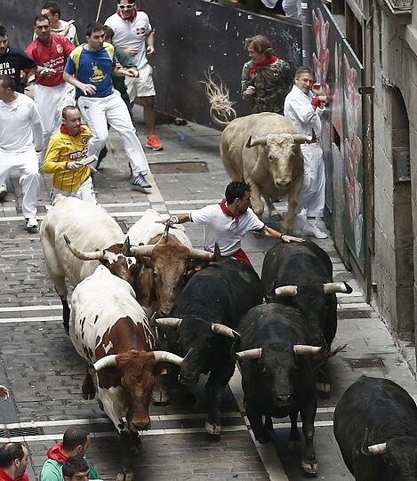 Stierhatz brutal: Aktuelle Bilder aus Pamplona.
