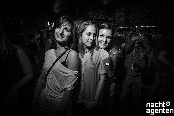 Die besten Party-Bilder vom Sonntag. Hier im Crux.