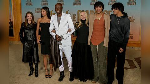 Anfang 2024 bei einer Premiere in Los Angeles (v.l.): Leni Klum, Lou Samuel, Seal und seine Partnerin Laura Strayer, Henry Samuel und Johan Samuel.