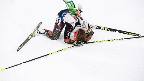 Völlig ausgepumpt im Ziel: Laura Dahlmeier erkämpfte sich am Samstag Platz drei beim Biathlon-Weltcup in Ruhpolding.