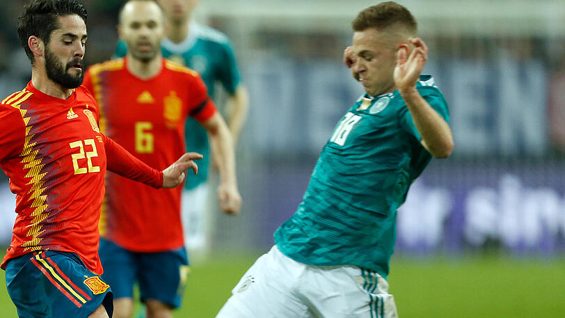 Dritter im Bayern-Verteidigerbunde unter Jogi Löw ist Joshua Kimmich, der am Freitag außerdem zum "Nationalspieler des Jahres" gekürt wurde. Im DFB-Team übernahm wie bei Bayern gewohnt die rechte hintere Position.