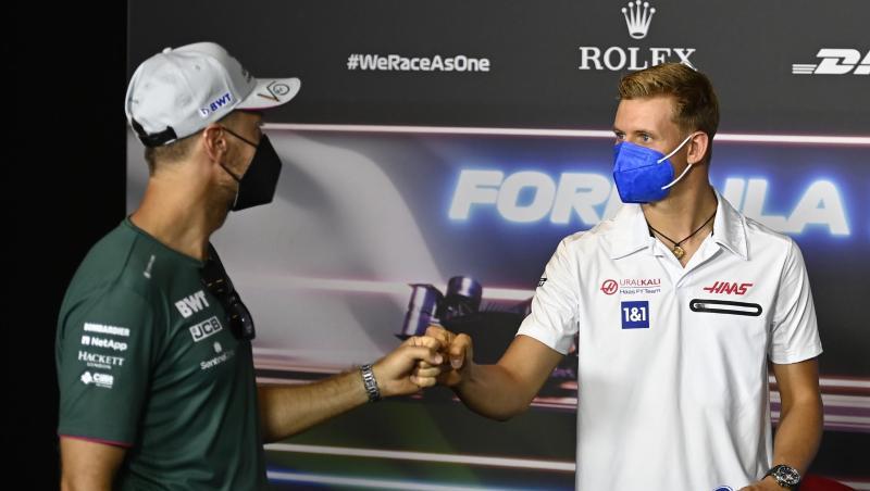 Sebastian Vettel (l) und Mick Schumacher verbindet eine besondere Freundschaft.