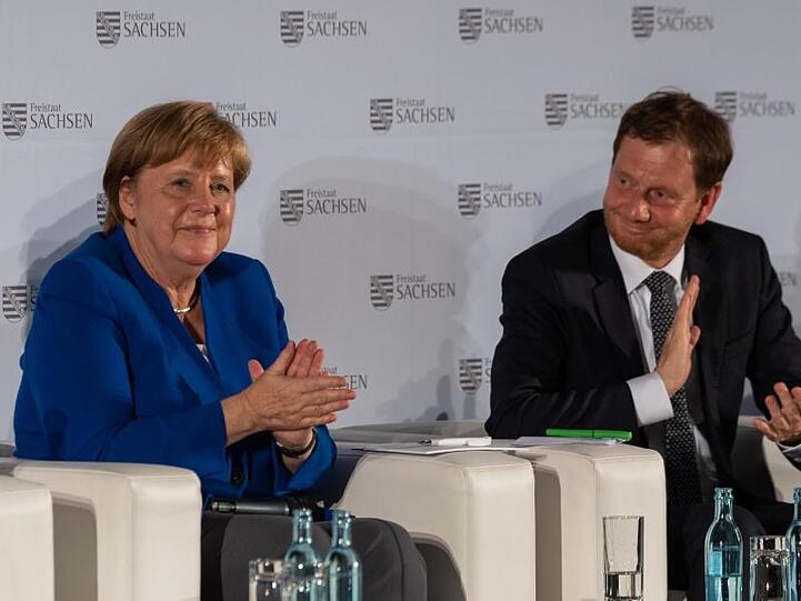 Bundeskanzlerin Angela Merkel wurde bei ihren Terminen von Sachsens Ministerpräsident Michael Kretschmer begleitet.
