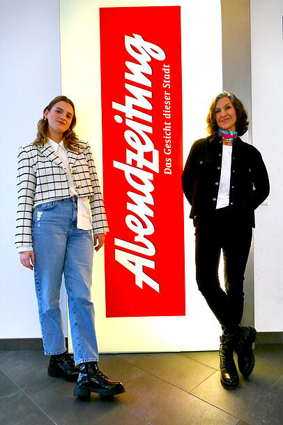 Auszubildende Oleksandra Kolomiets (links) und Monika Stey, ihre Ausbilderin. Auszubildende Oleksandra Kolomiets (links) und Monika Stey, ihre Ausbilderin.