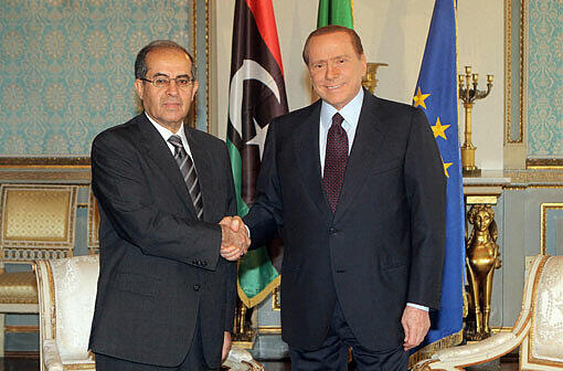 Der italienische Premierminister Silvio Berlusconi gemeinsam mit dem Führer des Nationalen Übergangsrats der libyschen Rebellen, Mahmoud Jibril, am Donnerstag in Mailand.