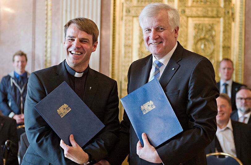 Stefan Oster wurde am Donnerstag vom bayerischen Ministerpräsident Horst Seehofer im Prinz-Carl-Palais vereidigt.