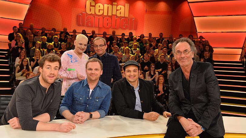 "Genial daneben"-Crew: Luke Mockridge, Hella von Sinnen, Ralf Schmitz, Wigald Boning, Kaya Yanar und Hugo Egon Balder