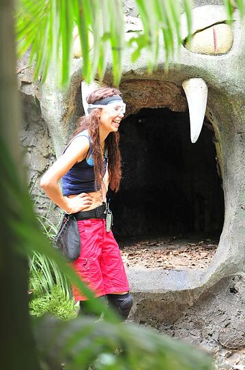 Gisele Oppermann kann sich nicht überwinden, in die Ekel-Erdhöhle zu gehen.