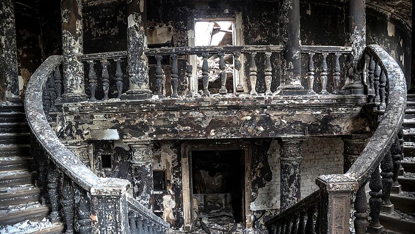 Blick ins vom Krieg zerstörte Innere des Theaters von Mariupol.