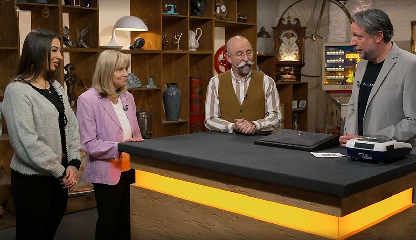 Bei Chayleen und ihrer Oma Jutta wurde es blaubl&uuml;tig. Jutta legte einen Wappenring vor, der von ihrer Schwiegermutter stammte. Die bekam ihn von ihrem Ehemann, einem Grafen aus dem Adelsgeschlecht Wassilko von Serecki. Fachmann Patrick Lessmann wusste: Das Adelsgeschlecht stammt aus dem 11. Jahrhundert, das vorgelegte Wappen aus dem sp&auml;ten 19. Jahrhundert. Und der Ring?