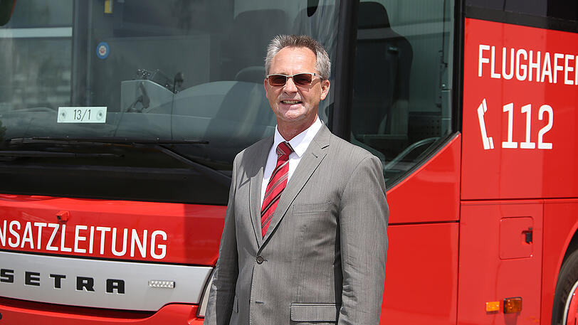 Jörg Leiwering, der Leiter der Flughafenfeuerwehr.