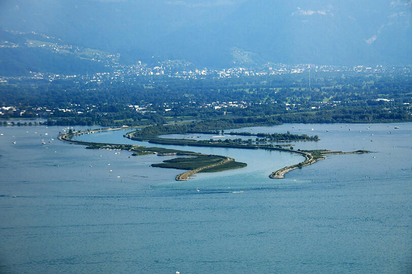 Der Bodensee ist ein schönes Ziel. Ob Münchner unkompliziert Urlaub machen können, hängt davon ab, ob das Ufer in Bayern liegt.