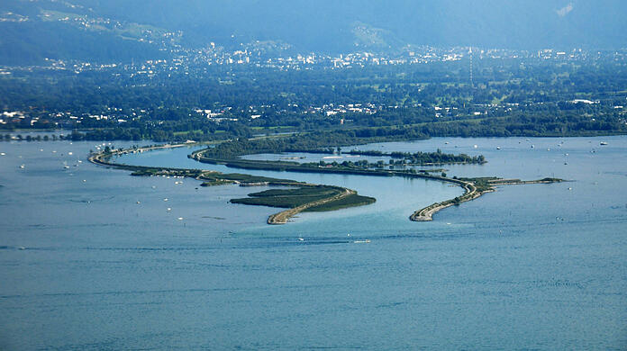 Der Bodensee ist ein schönes Ziel. Ob Münchner unkompliziert Urlaub machen können, hängt davon ab, ob das Ufer in Bayern liegt.
