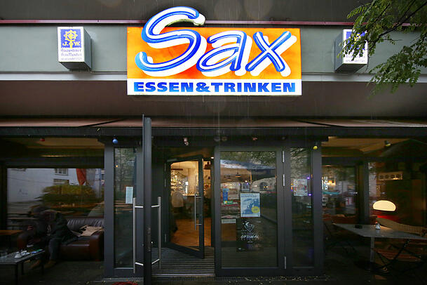 Klassische Fußball-Kneipe: das Sax im Glockenbachviertel. Klassische Fußball-Kneipe: das Sax im Glockenbachviertel.